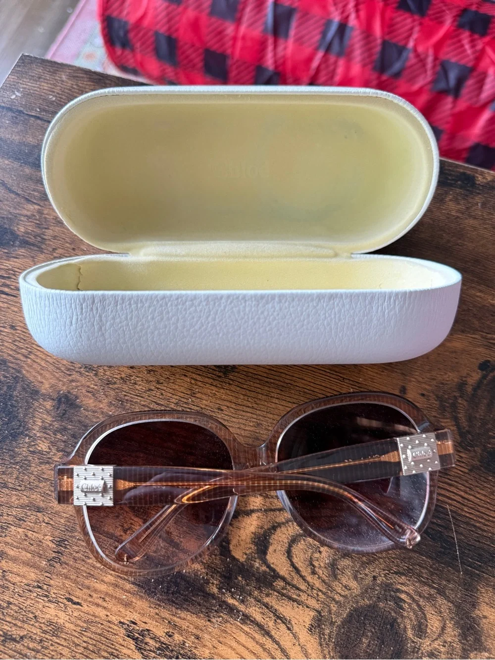 Women's Oversized Round Sunglasses in Light Brown